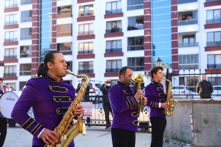 Ordu kent orkestrası vatandaşlara moral oldu