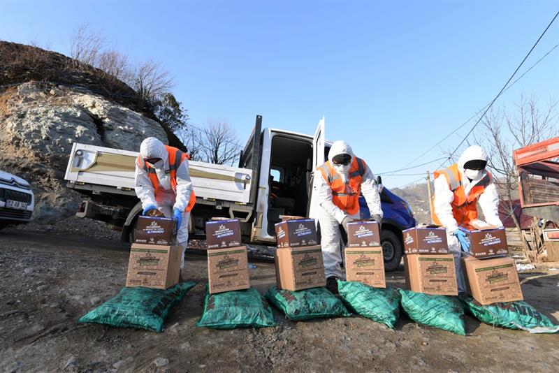 Altınordu'da karantinaya alınan mahalleye Altınordu Belediyesi seferber oluyor