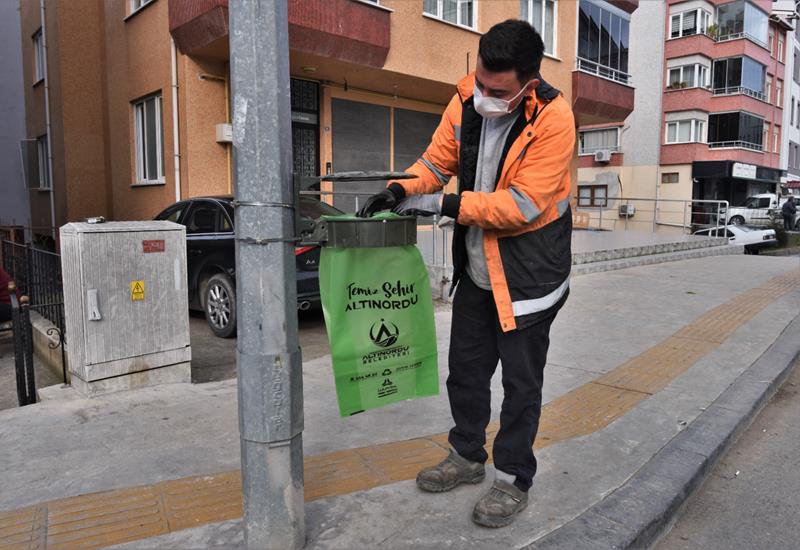 Altınordu'da yeni nesil hijyenik çöp kutuları