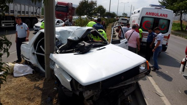 Ankara'dan Ordu'ya fındık toplamaya gelen Atik ailesi, Samsun'da kaza yaptı 1 ölü 3 yaralı