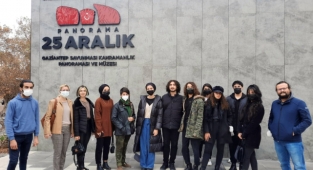 Halı tasarımı öğrencileri panoramik müzede