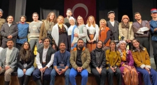 GAÜN'lü öğrenciler antep savunmasını canlandırdı