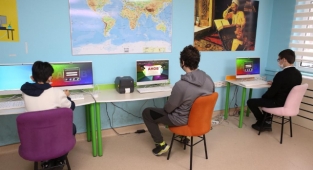 Öğrenciler AHOB İle Başarıya Ulaşacak 