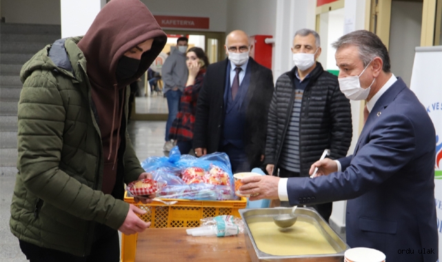 Vizelere Hazırlanan Öğrencilere Çorba İkramı