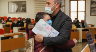 Diyabet hastası çocukların parmakları artık delinmeyecek