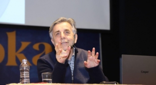 Psikiyatr uzmanı Erol Göka, gönüllere dokundu