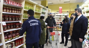 Altınordu Zabıtası'ndan KDV indirimi denetimi