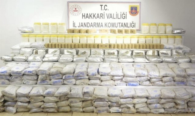 Hakkari'de Jandarma'dan uyuşturucu operasyonu