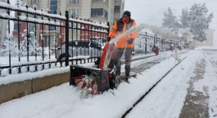 Altınordu'da ekipler kar nöbetinde