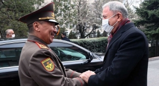 Bakan Akar, Kırgızistanlı mevkidaşını ağırladı