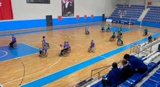 Engelsizler Ordusu deplasmanda galip 