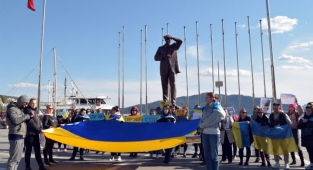 Marmaris'taki Ukraynalılardan barış çağrısı