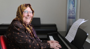 86 yaşında çocukluk hayalini gerçekleştirdi