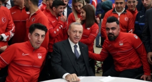 Cumhurbaşkanı Erdoğan sporun yıldızlarıyla buluştu