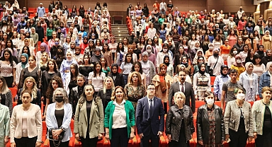 GAÜN’de Dünya Ebeler Günü kapsamında sempozyum düzenlendi