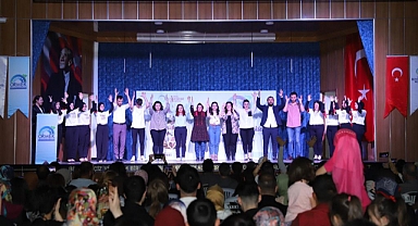 Sanat, işaret diliyle birleşti engeller ortadan kalktı