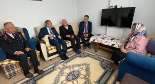 Vali Sonel, Arefe Gününde de Şehit Ailelerini ve Gazileri Yalnız Bırakmadı