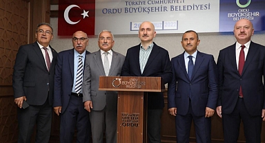 Bakan Karaismailoğlu Ordu Büyükşehir Belediyesi'ni ziyaret etti