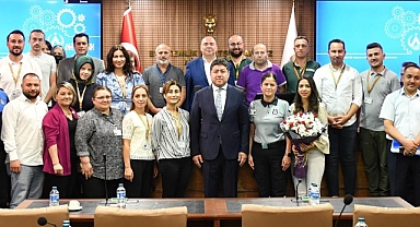 Başkan Tören farkı