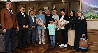 LGS’de tam puan alarak Türkiye 1’incisi olan 3 öğrenci, Ordu’nun gururu oldu.