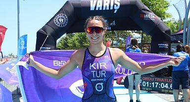 Ordu Triatlonu’na Selinay damga vurdu 