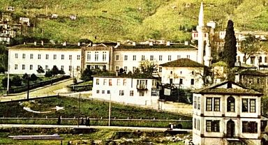 Vali Sonel ;”Tarihi Valilik Binası ve Çevresi Nostaljik Hale Gelecek”