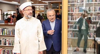 Diyanet İşleri Başkanı Ali Erbaş Ulu Cami Halk Kütüphanesini ziyaret etti