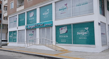 Hayırseverler sosyal marketi boş bırakmıyor