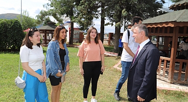 Öğrenci ve aileleri, Rektör Elmacı İle buluştu