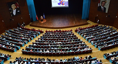 Uşak Üniversitesi'nde yeni öğreciler yönelik
