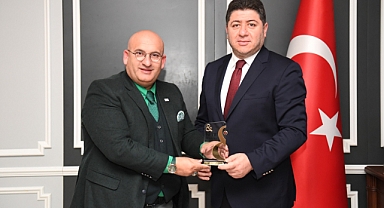 “2022 Kent Başkan Ödülü” Başkan Tören'e verildi