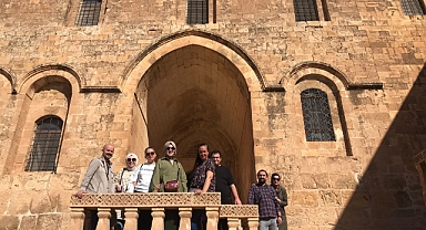 Kültür gezisi ödülü sahipleriyle buluştu