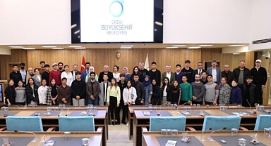 ODÜ’nün yabancı uyruklu öğrenciler, Başkan Güleri ziyaret etti