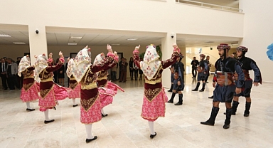 Öğretmenlere özel halk oyunları gösterisi