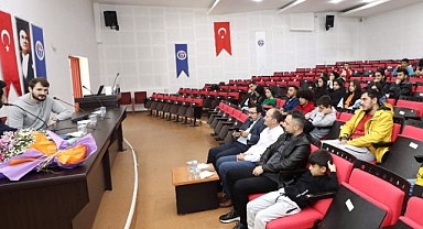 Üniversite öğrencileri, Gaziantep Basketbol kaptanı Batuk ile bir araya geldi 