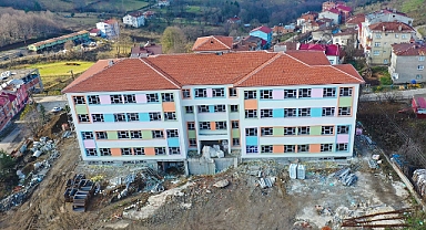 Akkuş'ta deprem testinde yıkılan okullar yapılıyor