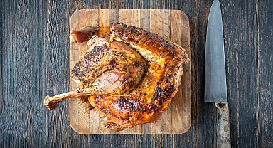 Yılbaşı Sofralarının Geleneksel Lezzetleri: Hindi ve Tavuk Eti