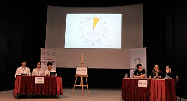 Gençler fikirleri ile yarışıyor 