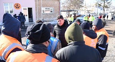 Başkan Aşkın Tören deprem bölgesinde
