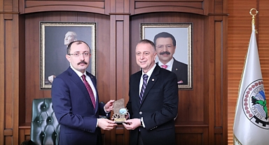 Bakan Muş Ordu'da iş dünyasıyla buluştu