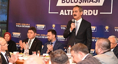 Bakan Özer, Altınordulu muhtarlala buluştu