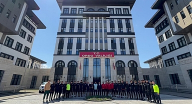 Efsane Orduspor'dan Vali Sonel'e teşekkür ziyareti