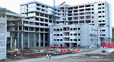 Ordu Şehir Hastanesi'nde Bin 20 adet sismik izalatör yer alıyor