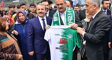 Bakan Özer'den Akkuş'a 6 yeni müjde
