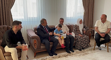 Vali Sonel, bayram ziyaretlerinde bulundu 