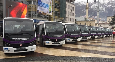 Ordu'da klimasız dolmuşlar vatandaşları isyan ettiriyor. Dolmuşlar fırın gibi!