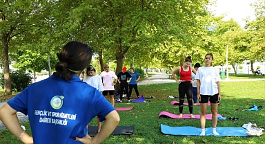 Kadınlar güne zinde başlıyor! Matını Kap Gel...