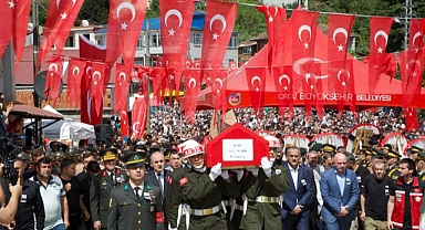 Şehit Uzm. Çavuş Demir dualarla son yolculuğuna uğurlandı