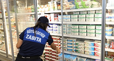 Büyükşehir zabıtaları market denetiminde