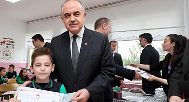 Öğrenciler karne heyecanı yaşadı